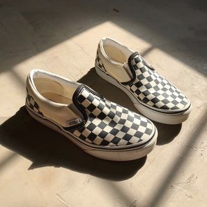 “checkered” slip on vans ♡ 1 youth